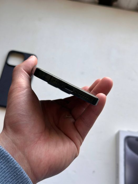 Iphone 15 pro идеальном состоянии.