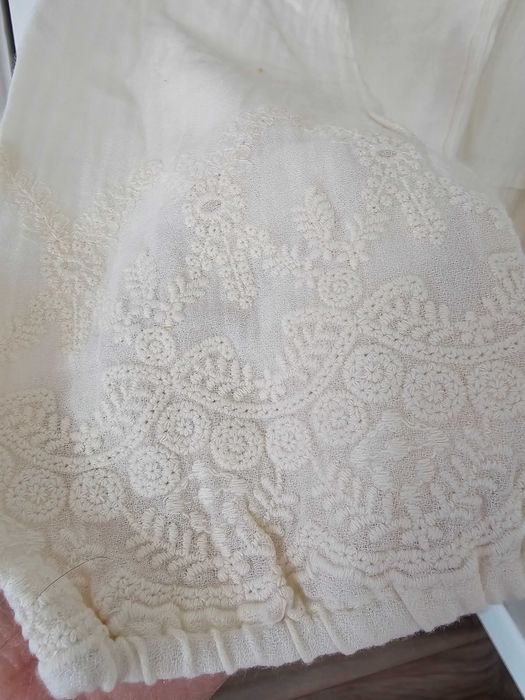 Красива рокля с бродерия ZARA, 13-14г.