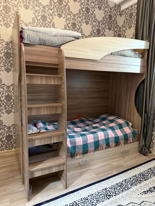 Двухъярусная кровать