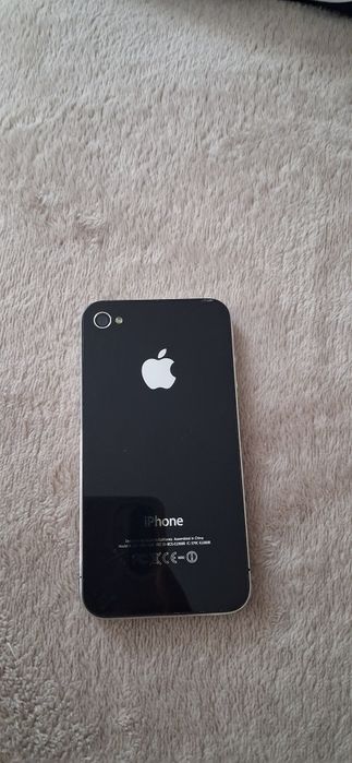 Vând IPHONE 4S .