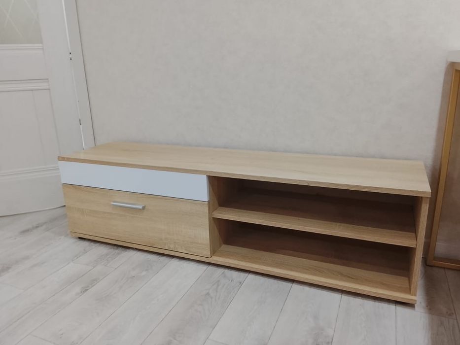 Продам тумбу под телевизор