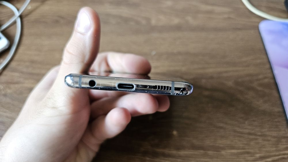 Samsung S10+ citeste anuntul