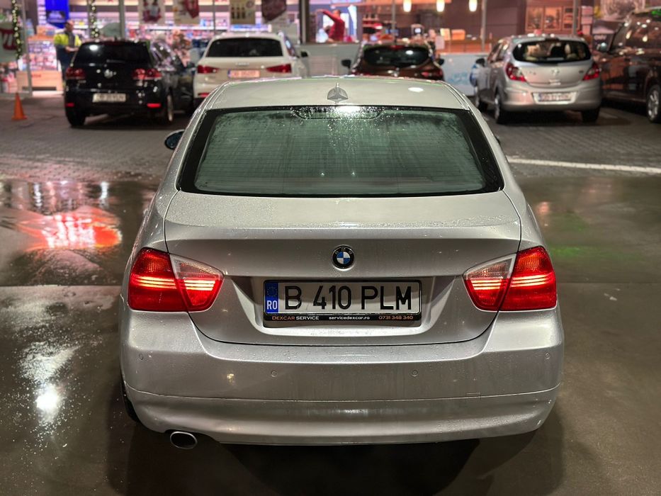 Vand bmw 320 i automat