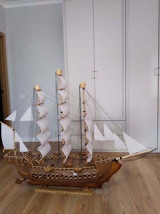 Продам Карабль ручной работы деревянный