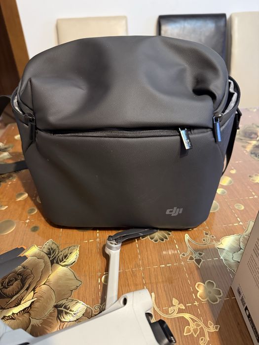 Drona DJI Mini 3 Pro + Smart Controller