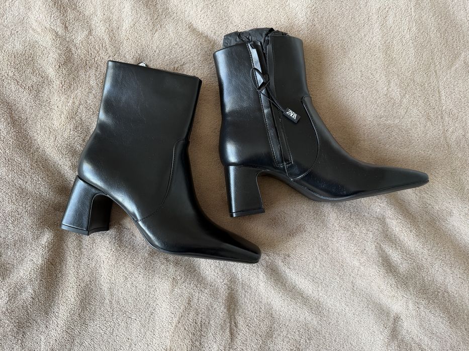 Кожени боти Zara
