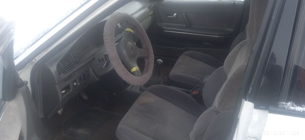 Продам Мазду на запчасти