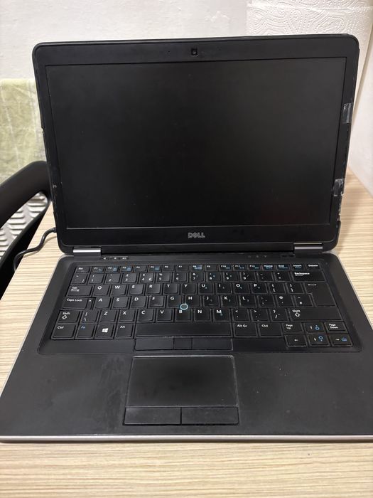 Vând Laptop Dell Latitude E7440
