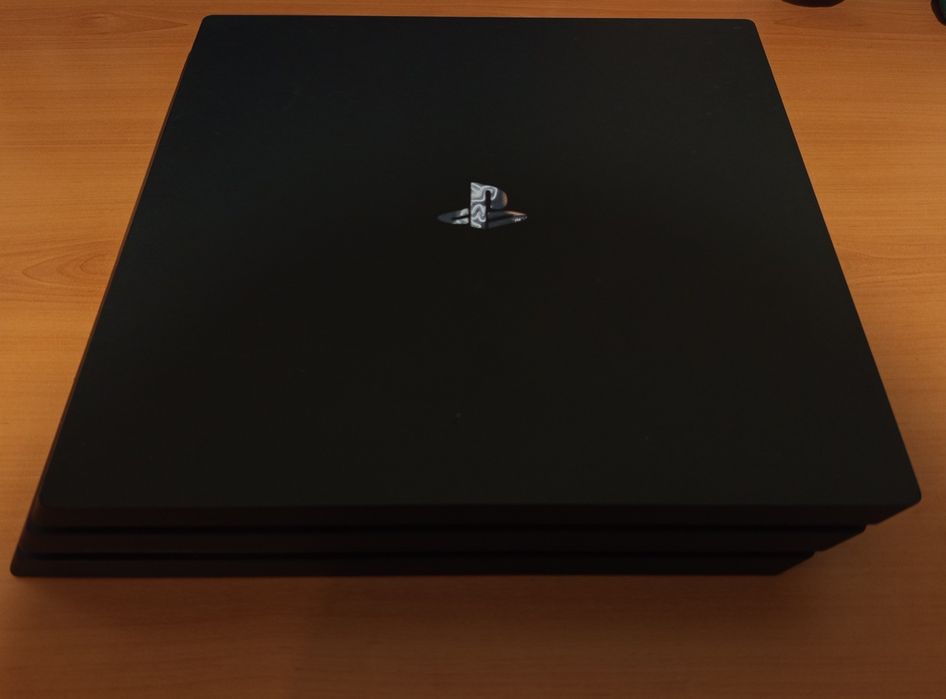 Playstation 4 pro с игри.