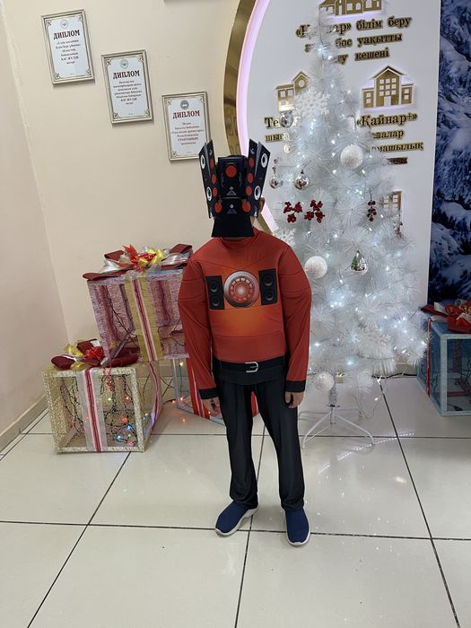 Костюм спикермена