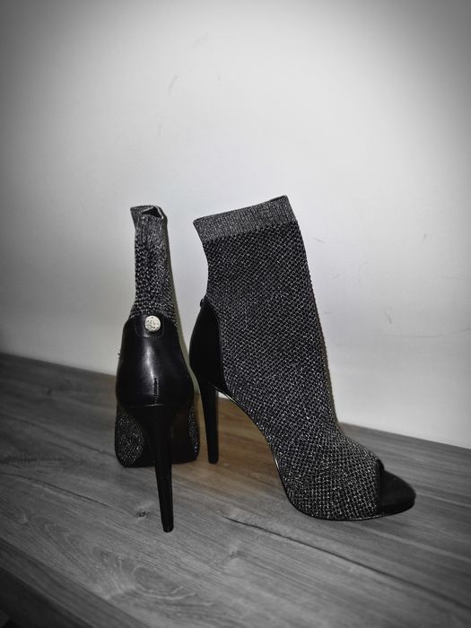 GUESS JEANS Боти на висок ток
JEANS, Боти с висок ток и отворен връх
J