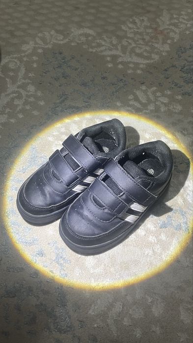 кроссовки Adidas