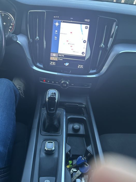 Volvo V60-nov 2020 Manuala