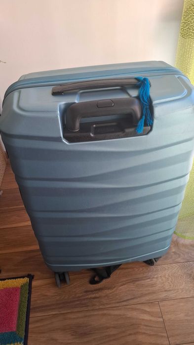 Куфар среден размер