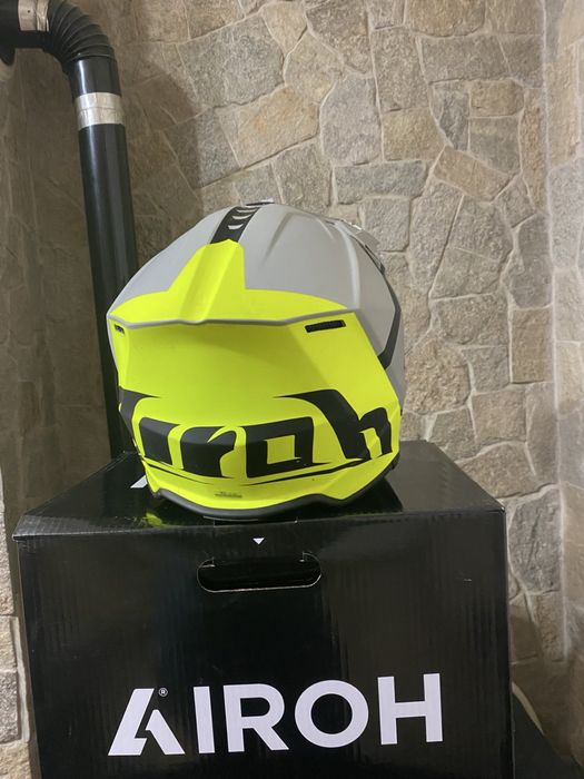 Продавам мото екипировка