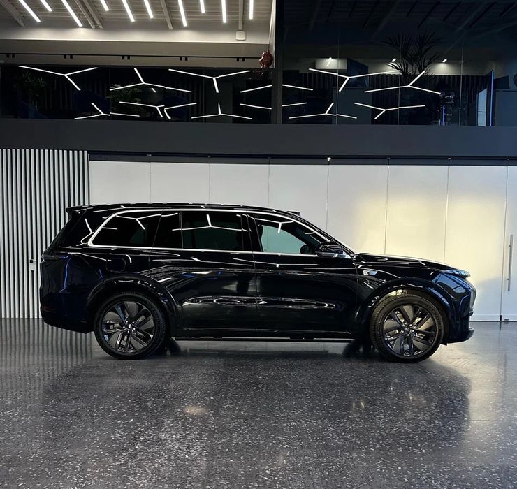 Lixiang Li 9 Restayling 2025 Мокрый асфальт,Oq, Qora va Grey