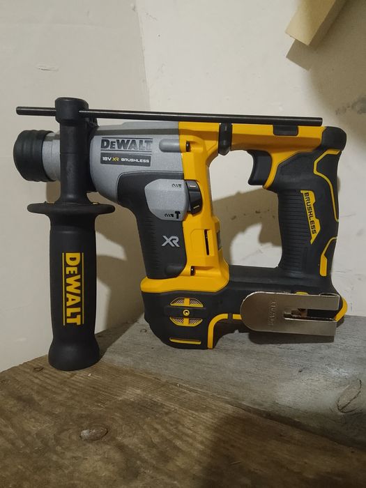 Перфоратор DeWalt