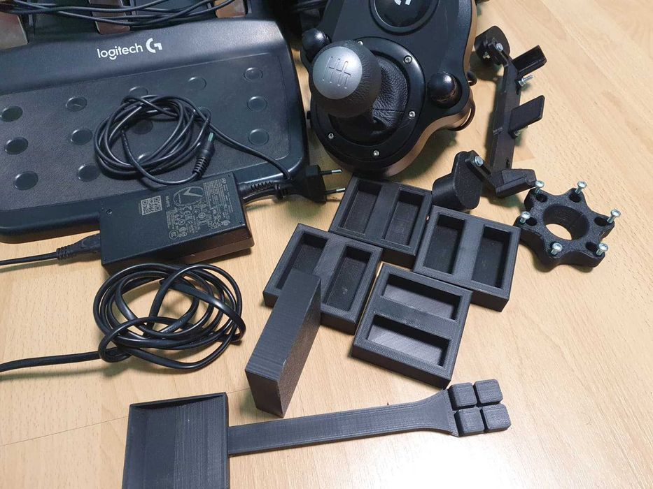 Volan Logitech G29 ca nou, cu adaptor 3D, opritoare + cutie original