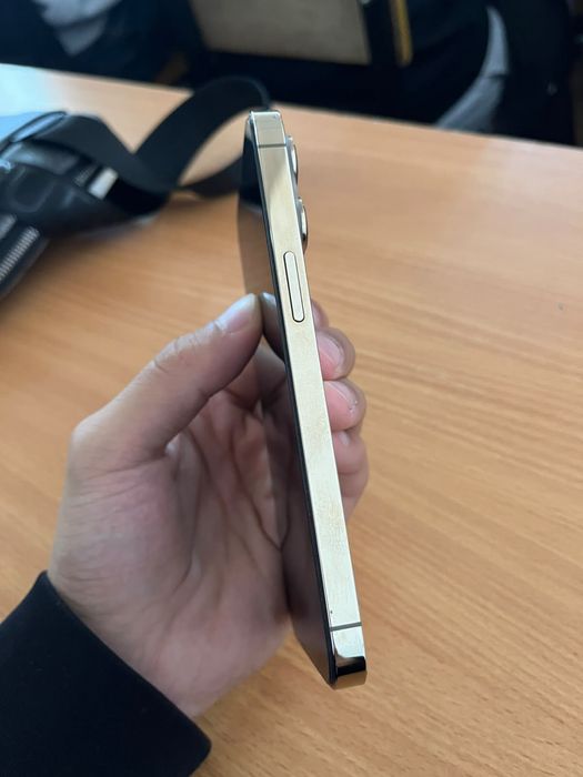 Продам Iphone 13 Pro