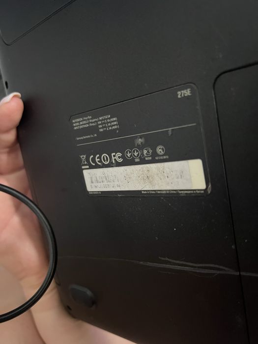 Лаптоп Samsung Ноутбук NP275E5E
