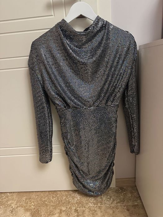 Ефектна рокля размер S