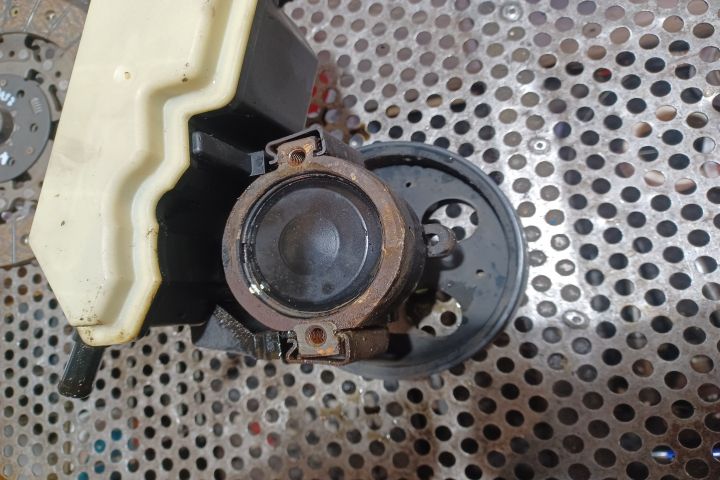 Pompa servodirectie mecanica 90495957 26044812 90495957 26044812 Opel