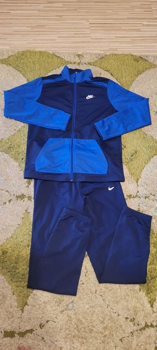 Treining Nike marimea 157-170 cm