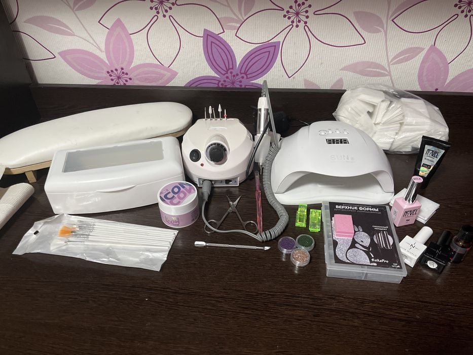 Продам Маникюрный набор в отличном состоянии