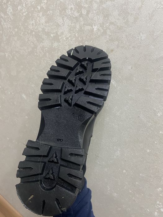 Продаются сапоги кожаные