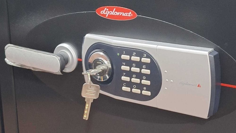 Сейф Дипломат Seyf Diplomat . Made in Korea