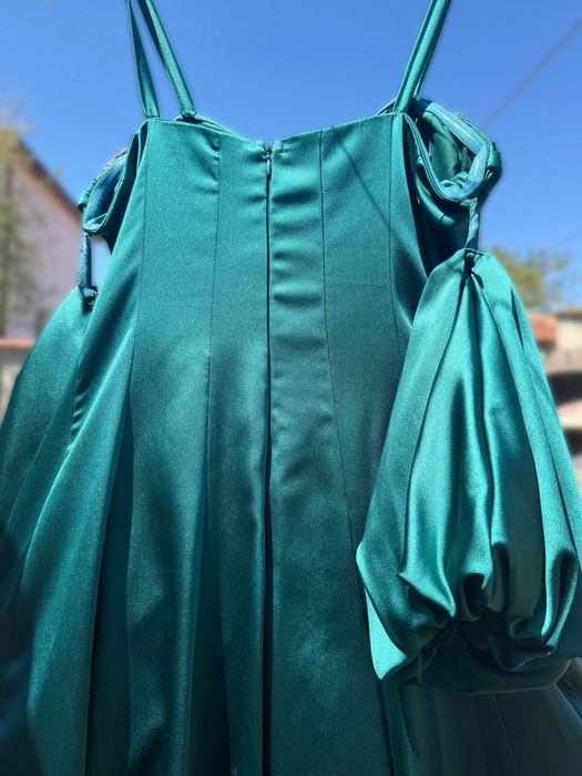 Луксозна официална рокля – тъмнозелена с камъни, размер 42 (нова)