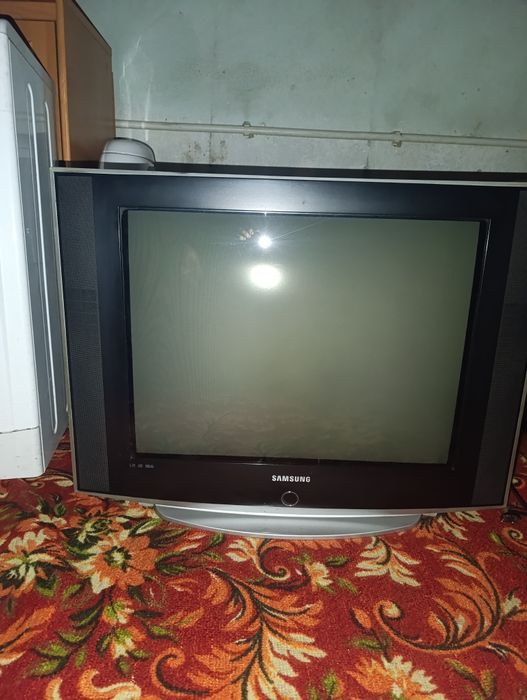 Телевизор б/у рабочий