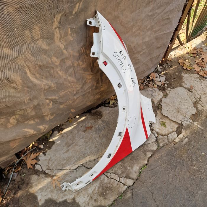 Kia Stonic 2019 ляв калник