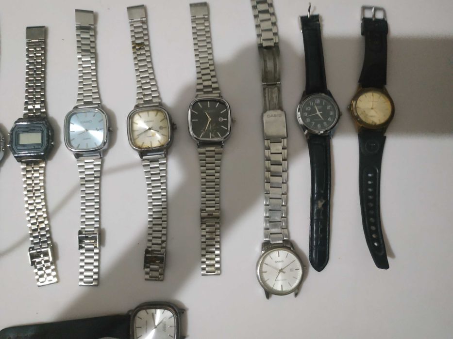 Продам часы на запчасти наручные