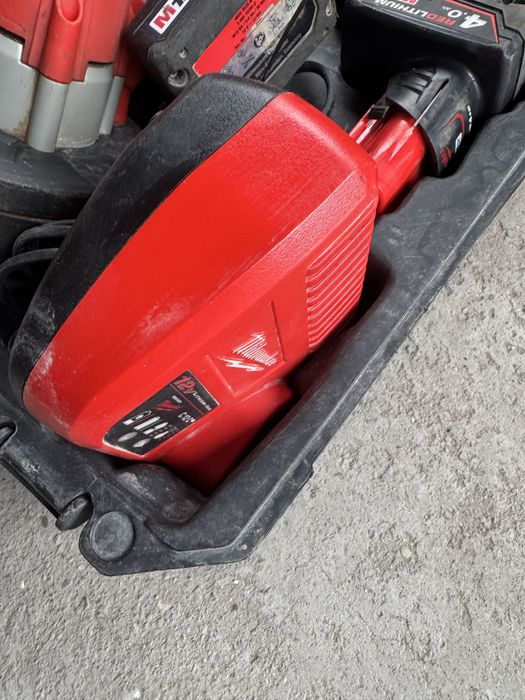 Milwaukee M12 BS-402C лентов трион
