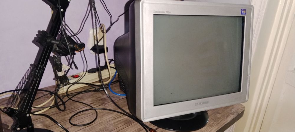 Продам монитор бу