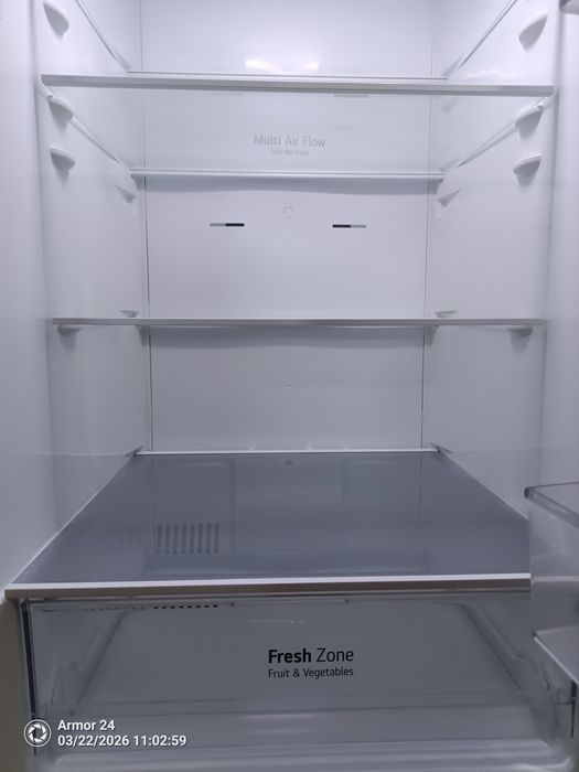 Холодильник продается.