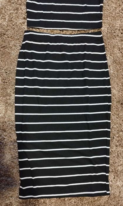 Compleu dama fusta si top S si M