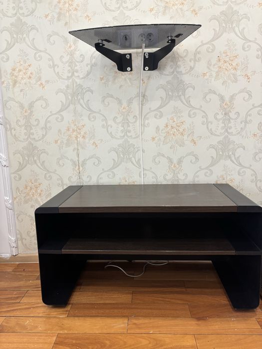 Тумбо под телевизор