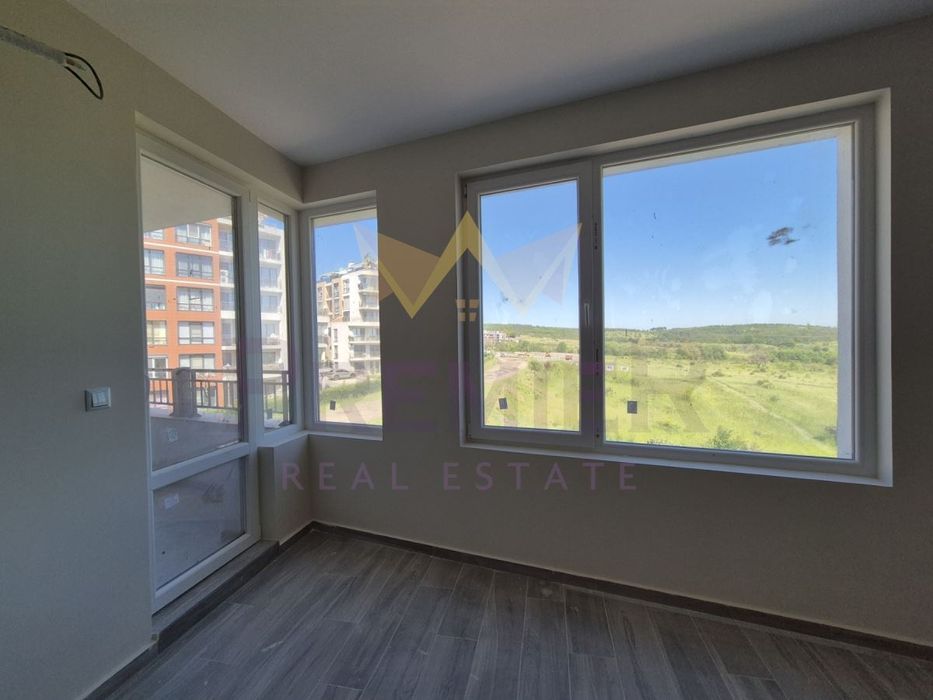 Продава се Тристаен апартамент в Бургас, Меден рудник - зона Д - 92 кв.м за 1606 €/кв.м - Снимка #3