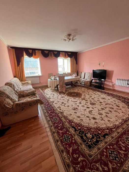 Продается дом 230 м², район Северо-западный