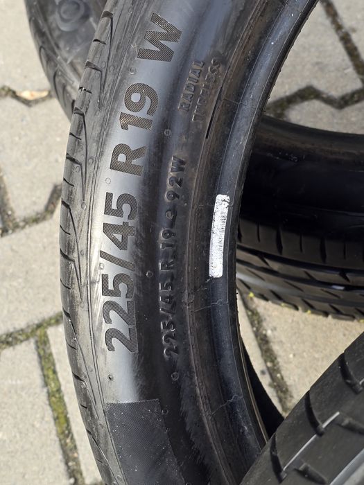 225 45 19 Continental