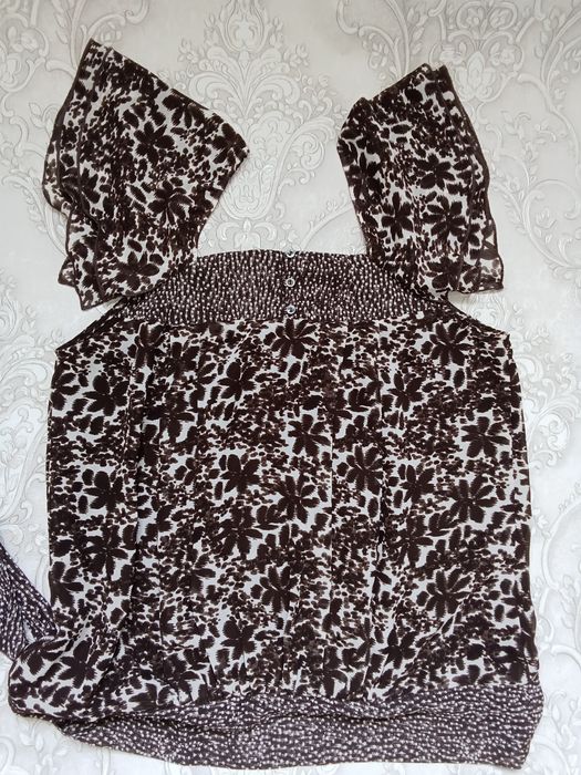 Костюм, блузка и юбка