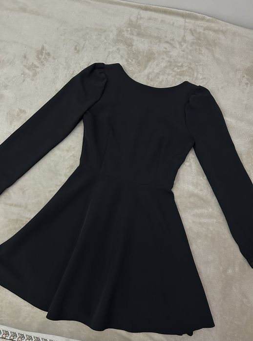 Платье черное, классическое