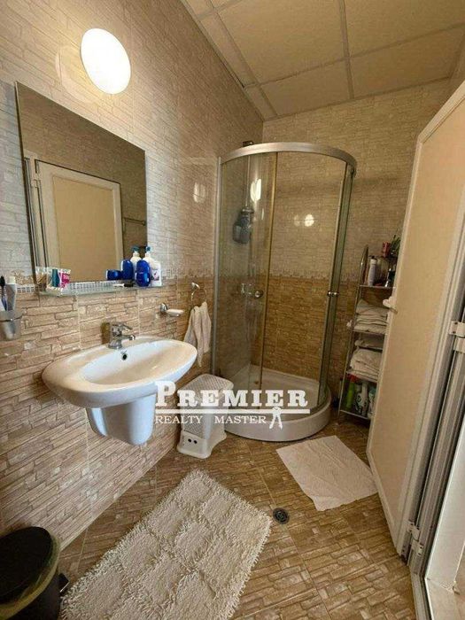 Продава се 3-стаен апартамент на топ място в Слънчев Бряг