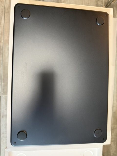 НА 5 ЦИКЪЛА MacBook Air M5 16GB memory, 512GB storage