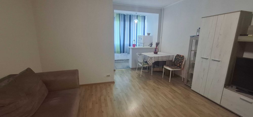Particular ofer spre închiriere garoniera confort 1 semidecomandat sector 4