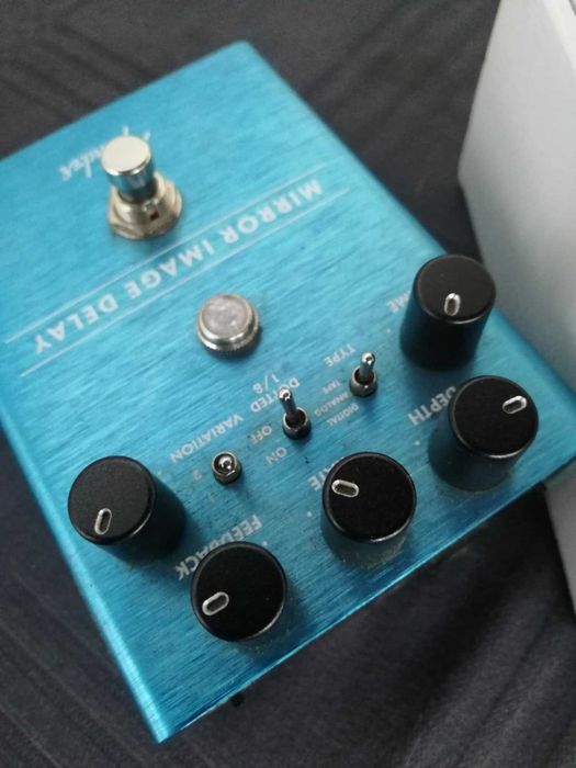 Fender Mirror Image Delay