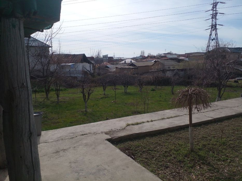 Срочна ховли уй сотилади 13 сотик ремонтлари бор манзил химпром кипчок