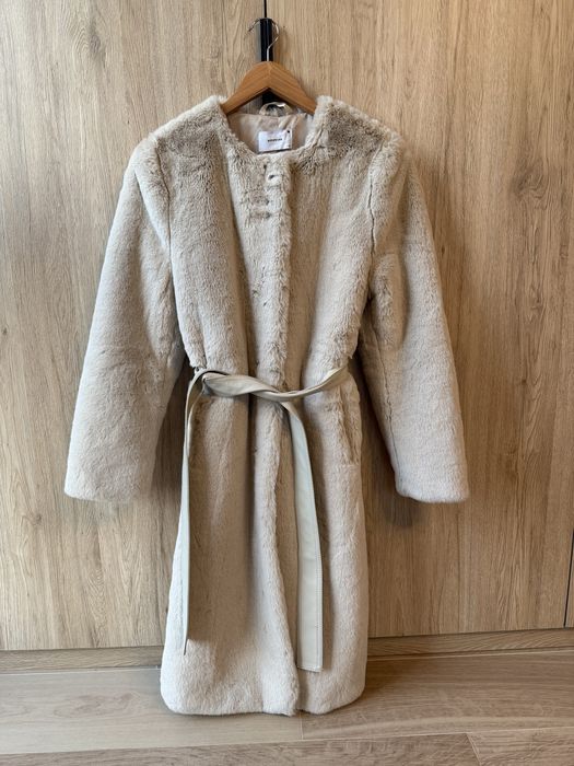 Пухено палто Reserved